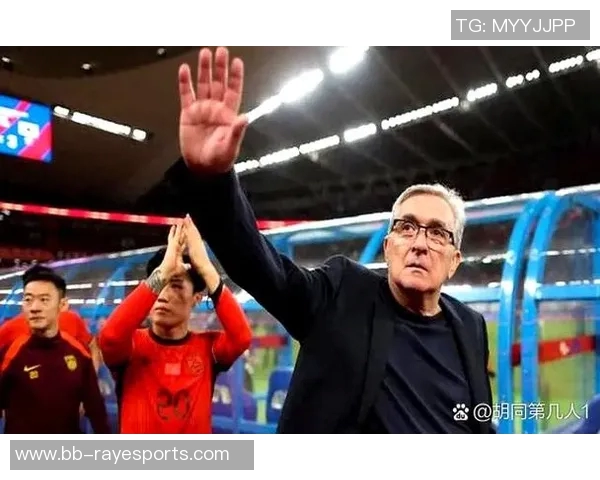 足球巨星比赛遭遇恶意犯规对手被判重罚引发球迷热议