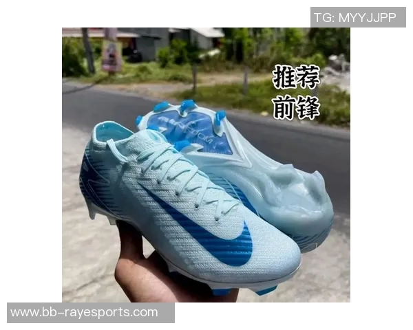 四大足球巨星穿着的顶级足球鞋盘点与评析